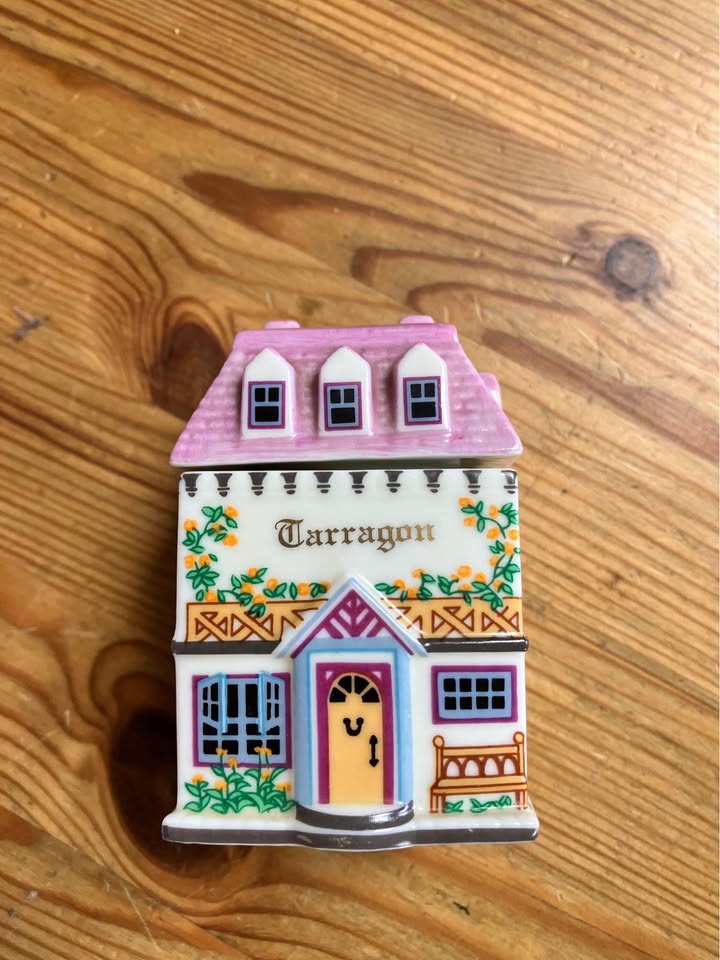 Lenox spice village 1994