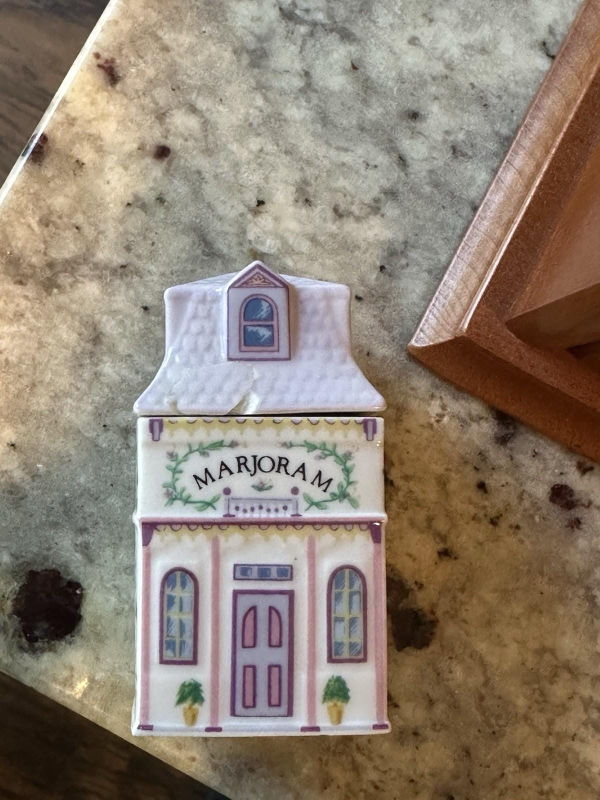 1989 Lenox Spice Village Spice Jar Set of 23 Houses & Wooden Rack Collectible