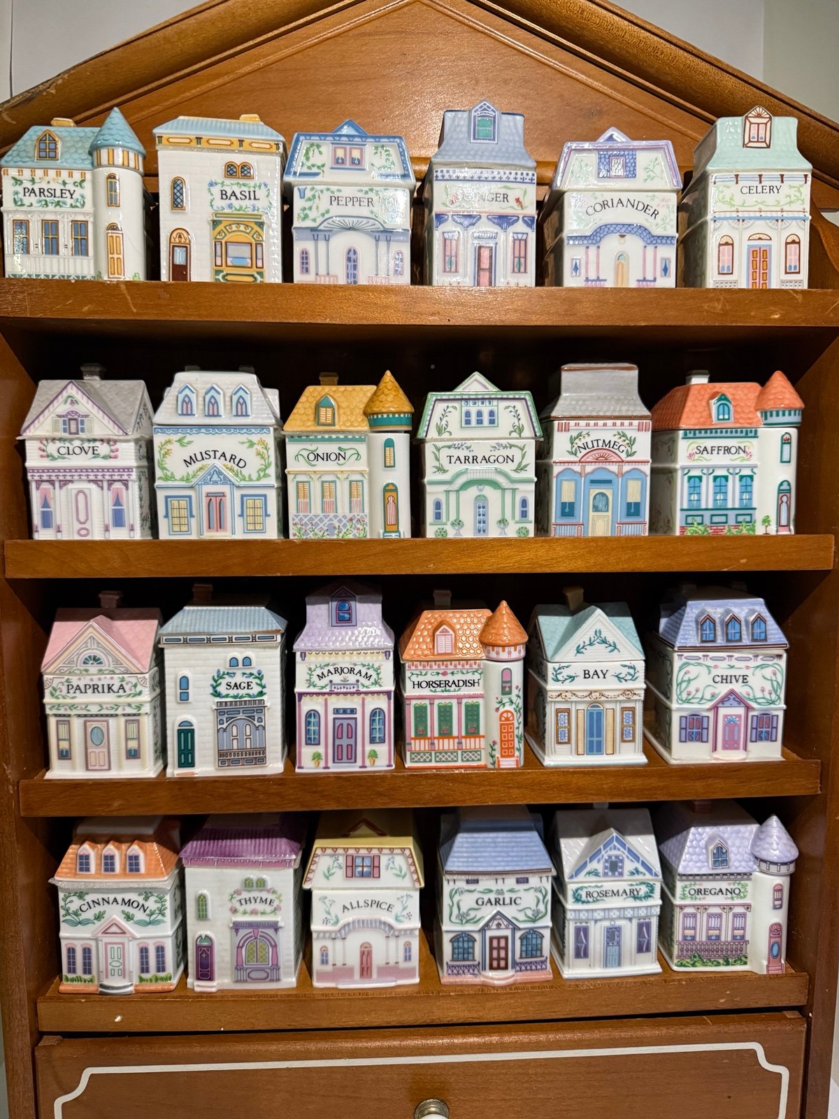 ✨ 1989 Lenox Porcelain Spice Village with 24 Jars and Wooden Rack – Original Set ✨