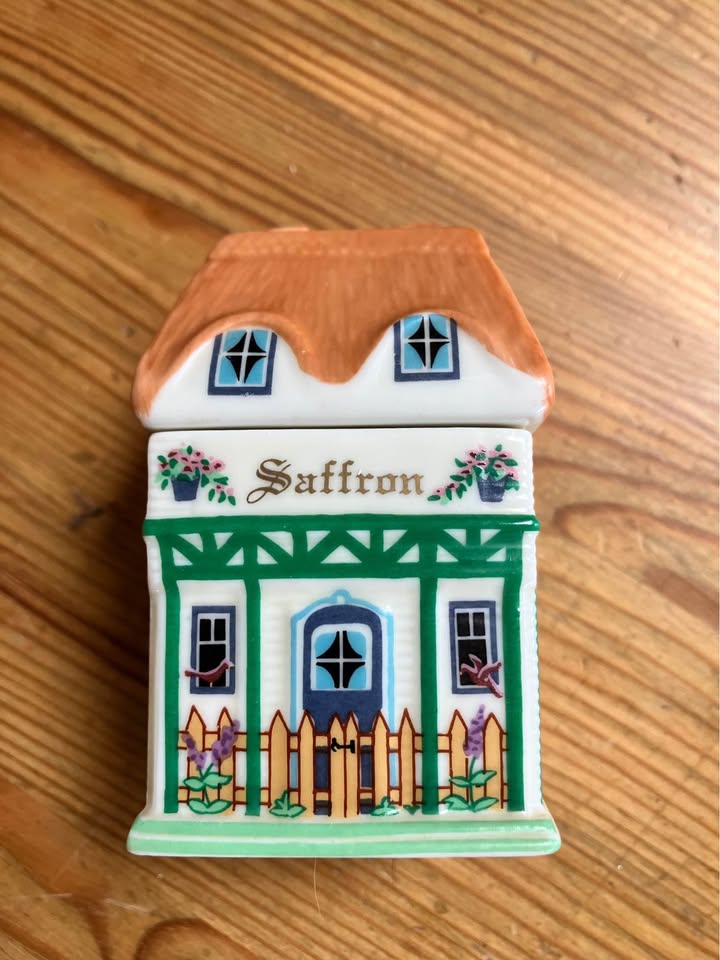 Lenox spice village 1994