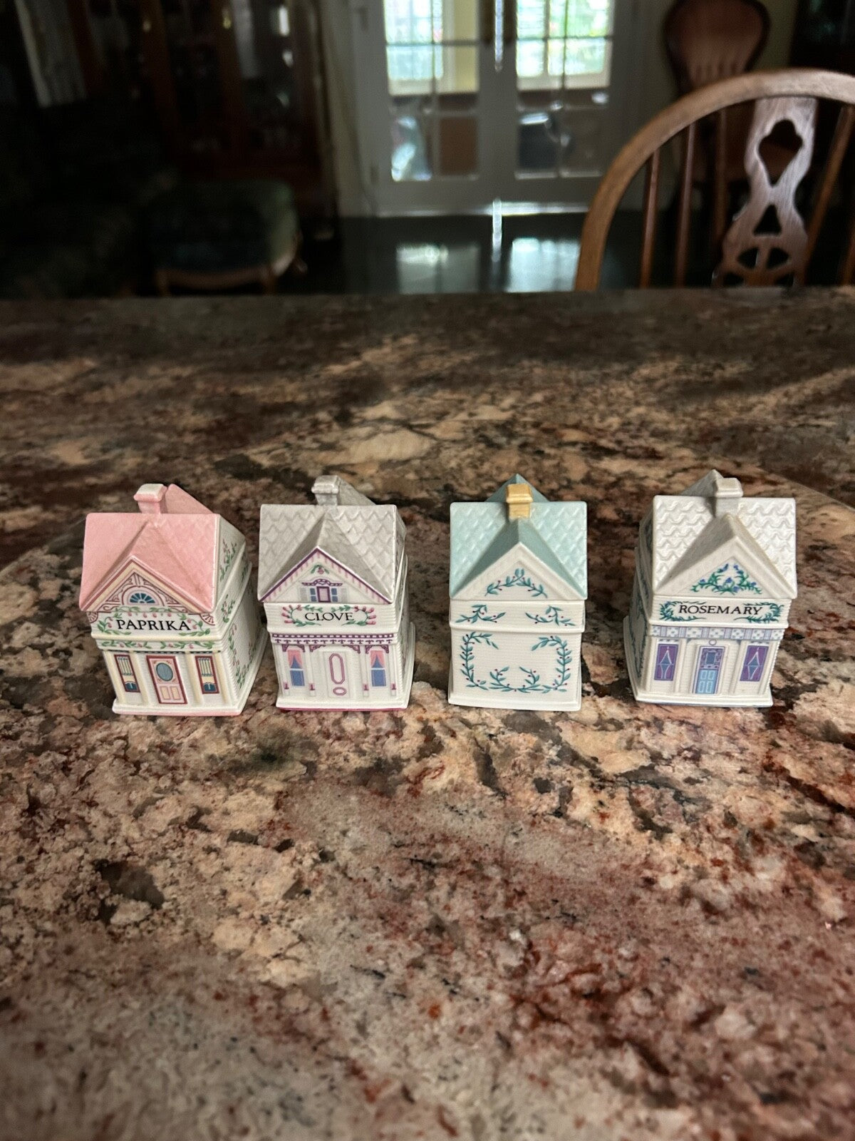 ✨ Vintage 1989 Lenox Spice Village Full Set of 24 Spice Jars – Unused, Displayed Only ✨