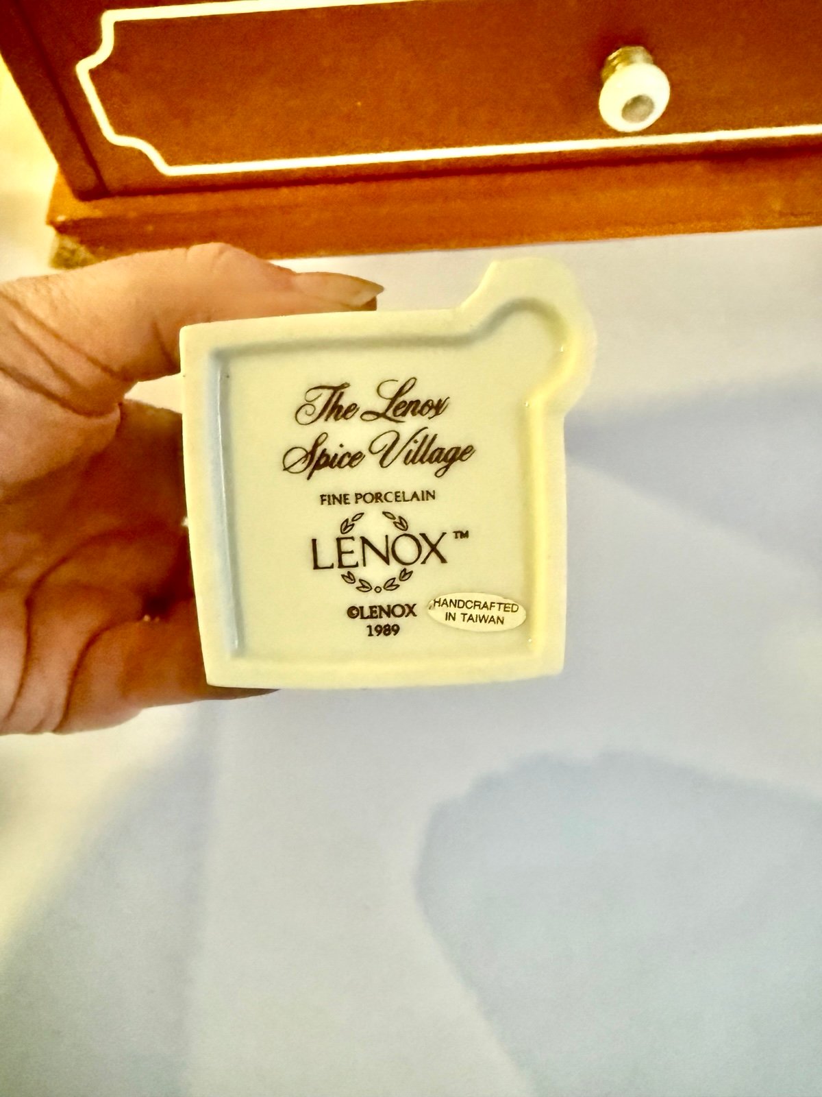 ✨ 1989 Lenox Porcelain Spice Village with 24 Jars and Wooden Rack – Original Set ✨
